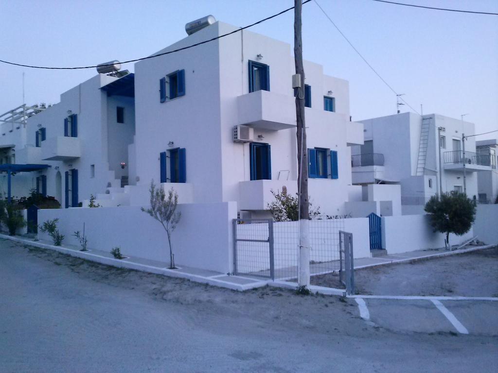 Eleni Apartments Adamantas  Exterior foto