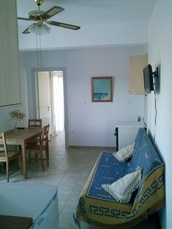 Eleni Apartments Adamantas  Habitación foto