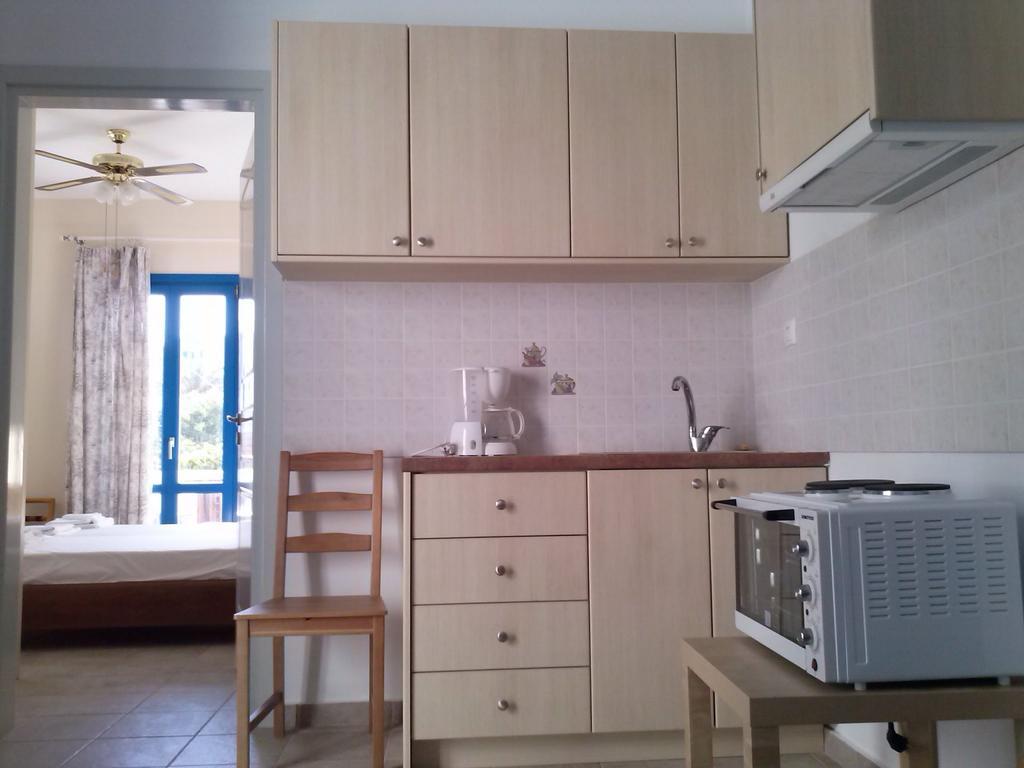 Eleni Apartments Adamantas  Habitación foto