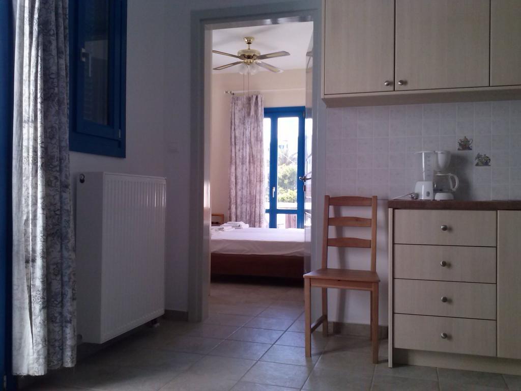 Eleni Apartments Adamantas  Habitación foto